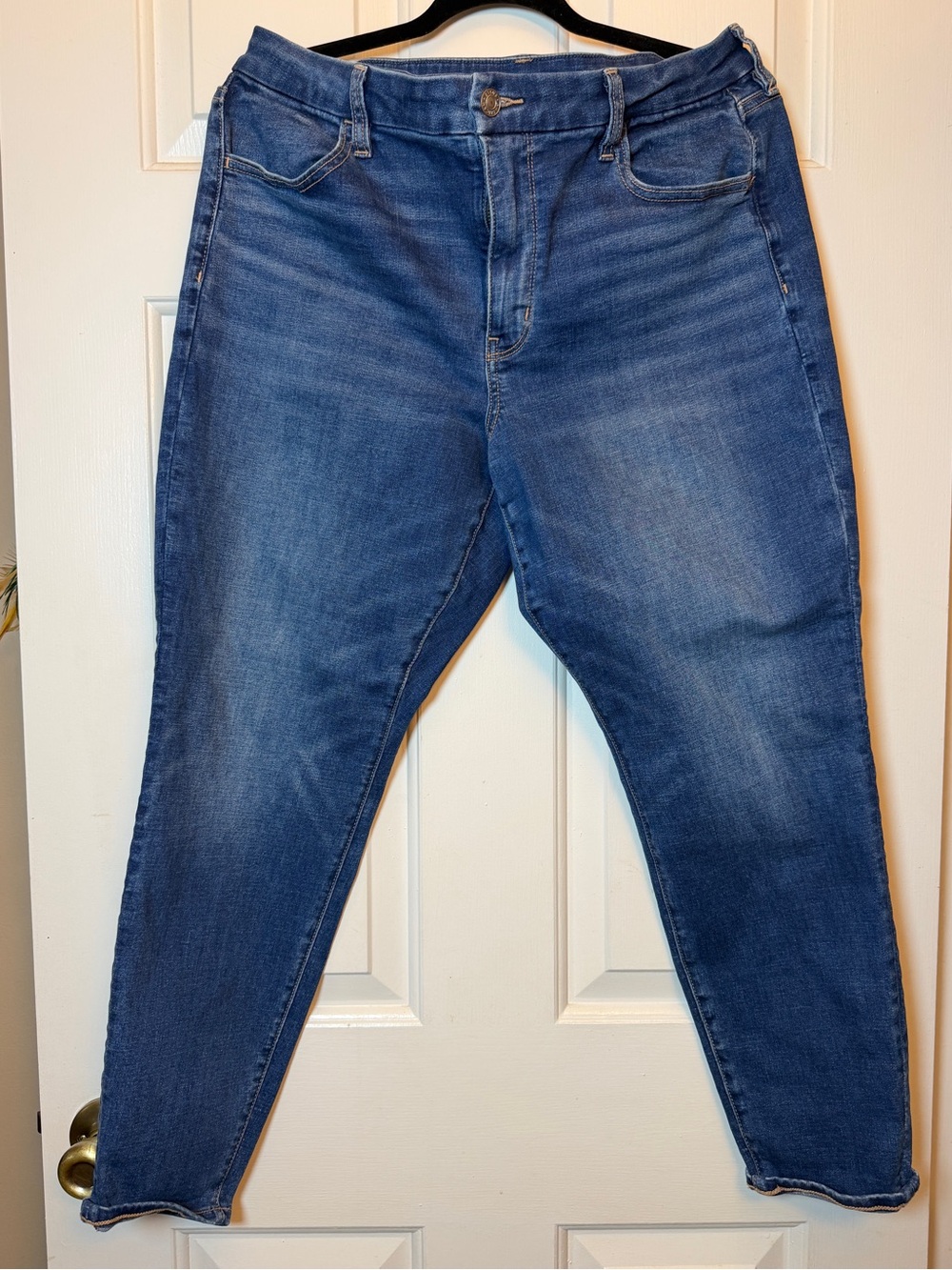 American Eagle Outfitters Women's Slim Straight Jeans size 14 Short
